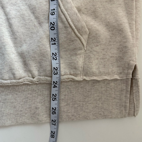 Maurices Snap Button Sweatshirt Cream Colorblock Sleeve Oversized Medium Women’s - Picture 8 of 11